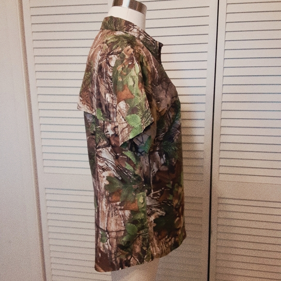 Camouflage Dura-Cool Technology Scotchguard Protect Button Down Top - Picture 6 of 16